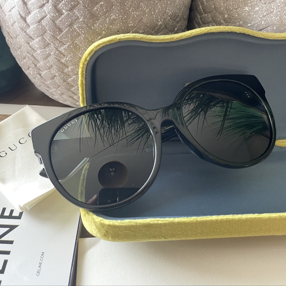 Gucci Black GG 💅✨ Designer Women’s 56mm Sunglasses GG0035SAN 001 56-20-145 - Picture 7 of 7
